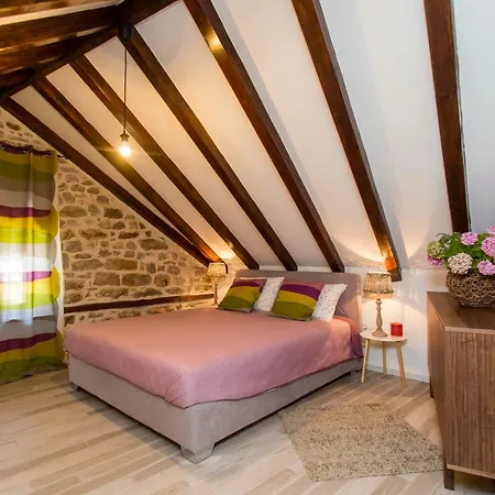 Apartamento Filipa & Bianca Kaštela